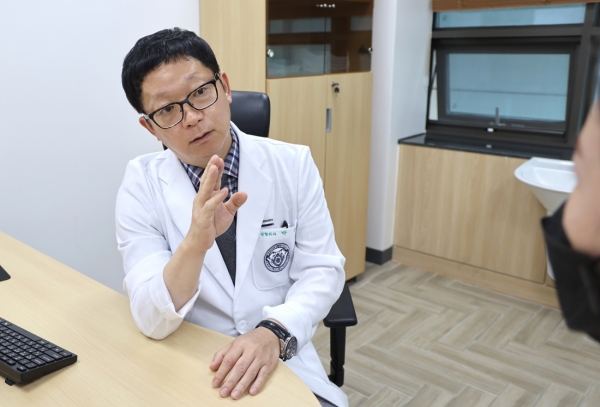 첨부1.경희대병원 성형외과 박준 교수 진료컷