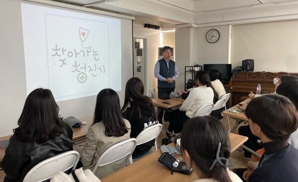  '찾아가는 청진기'. 순천향대학교 의과대학생, 가천대학교 간호대생으로 이루어진 의료봉사동아리. 사진=부천의료사협 제공